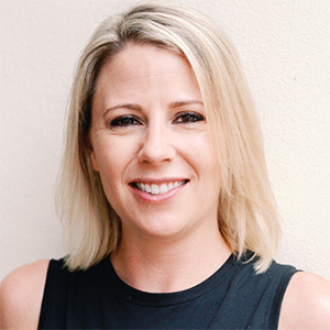 headshot of stephanie anderson