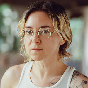 headshot of tracy rosenthal