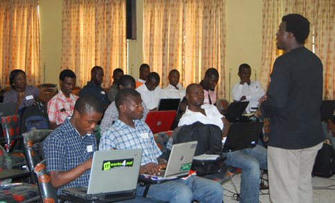 ‘Gbenga Sesan, founder of the nonprofit Paradigm Initiative Nigeria, leads a training session.