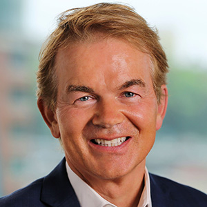 Headshot of Tim Hanstad