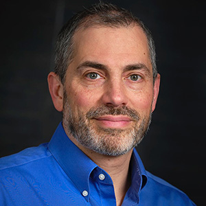 headshot of avi green