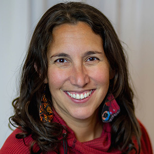 headshot of daniela papi-thorton