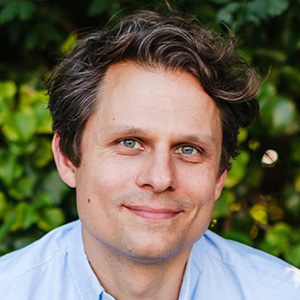 headshot of dominic hofstetter