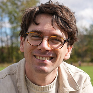 Headshot of Kyle Crawford