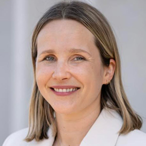 headshot of sarah case