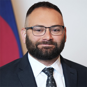 Headshot of Tony Gherardini