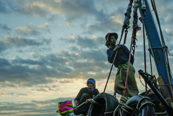 fisherman_Thai_boat