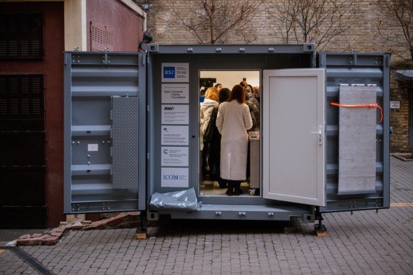 a portable unit for preserving documents at the Mudryi National Library of Ukraine in Kyiv