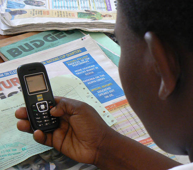 kiwanja_uganda_texting