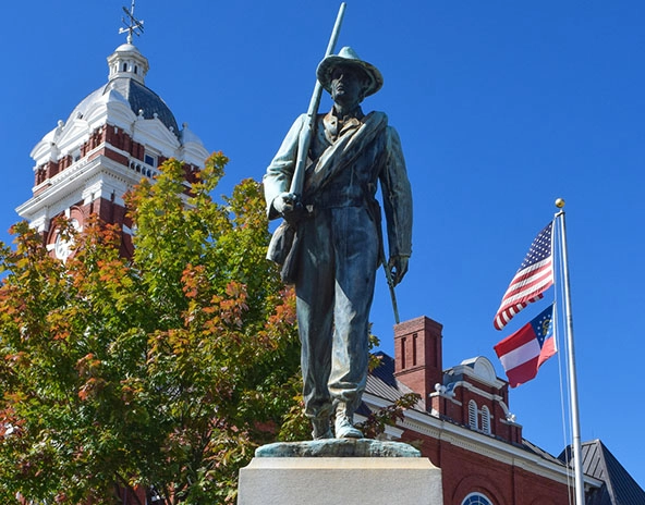 Statue of a Confederate solider